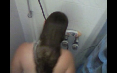 Meine Frau unter dusche gefilmt!!!(Voyeur)