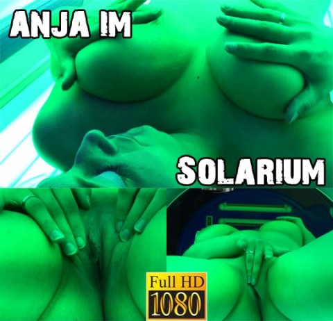 Anja im Solarium