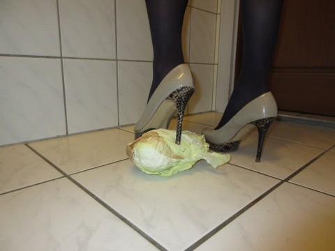 Salatkopf Crush mit Mega High-Heels