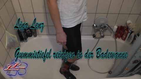 Gummistiefel reinigen in der Badewanne 1.0