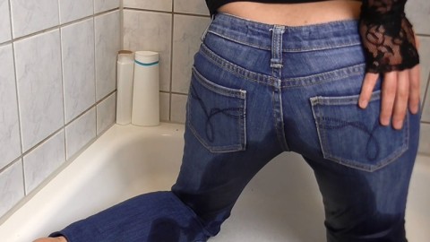 in die Jeans gepisst