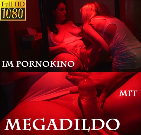 Im PORNOKINO von MILF mit MEGADILDO gefickt