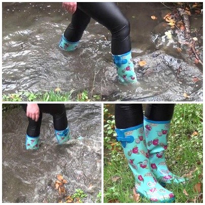 Süsse Gummistiefel im Bach