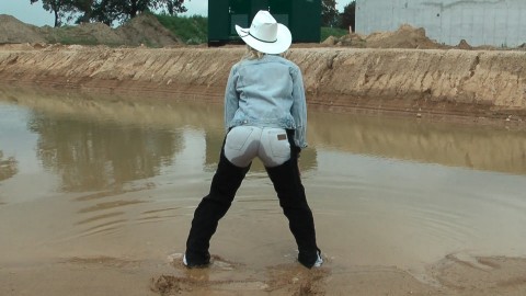 cowgirl pissing