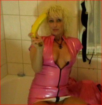 FICK DICH FÜR MICH MIT DER BANANE Domina BDSM Sklave