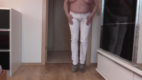 geil in meine weiße Jeans gepinkelt .....