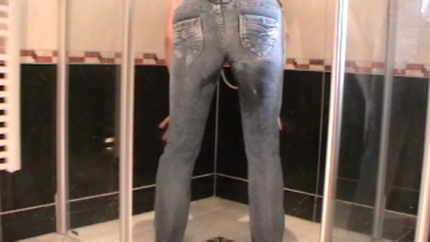 neue Jeans Hosen muss man doch nass einweihen ...