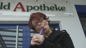 Sex vor der Apotheke