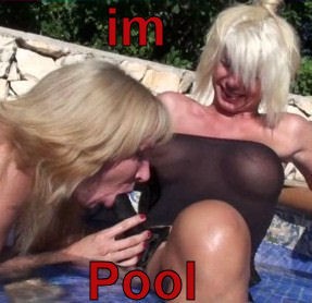 StrapOn ficken im Pool