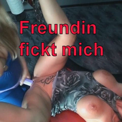 Freundin fickt mich im SM Zimmer!