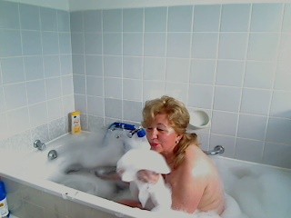 allein in der Badewanne