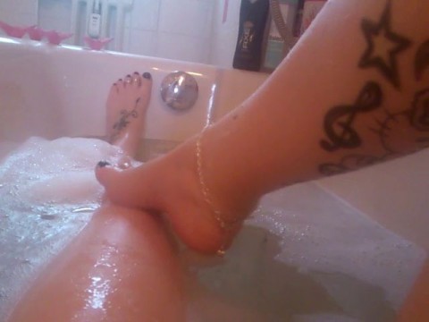 Hot Feets in der Wanne !