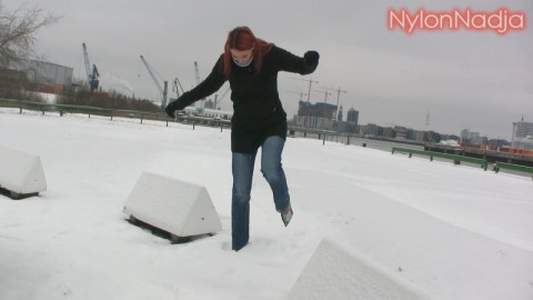 Snowwalk in HighHeels and Jeans