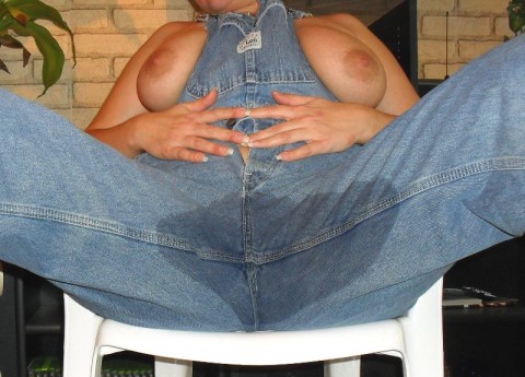 pissing in jeans an dildo fick